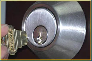 Clifton Heights Locksmith Service Clifton Heights, PA 610-973-5279 - 14-broken-key